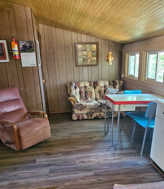 Dining Area overlooking the lake